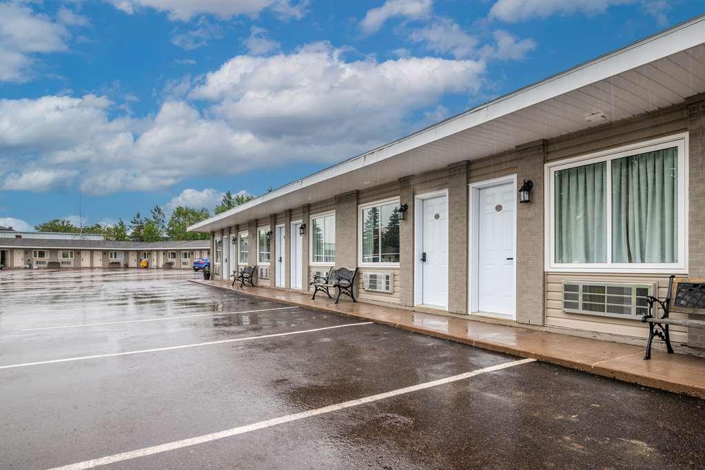 Canadas Best Value Inn & Suites-Charlottetown Exterior photo