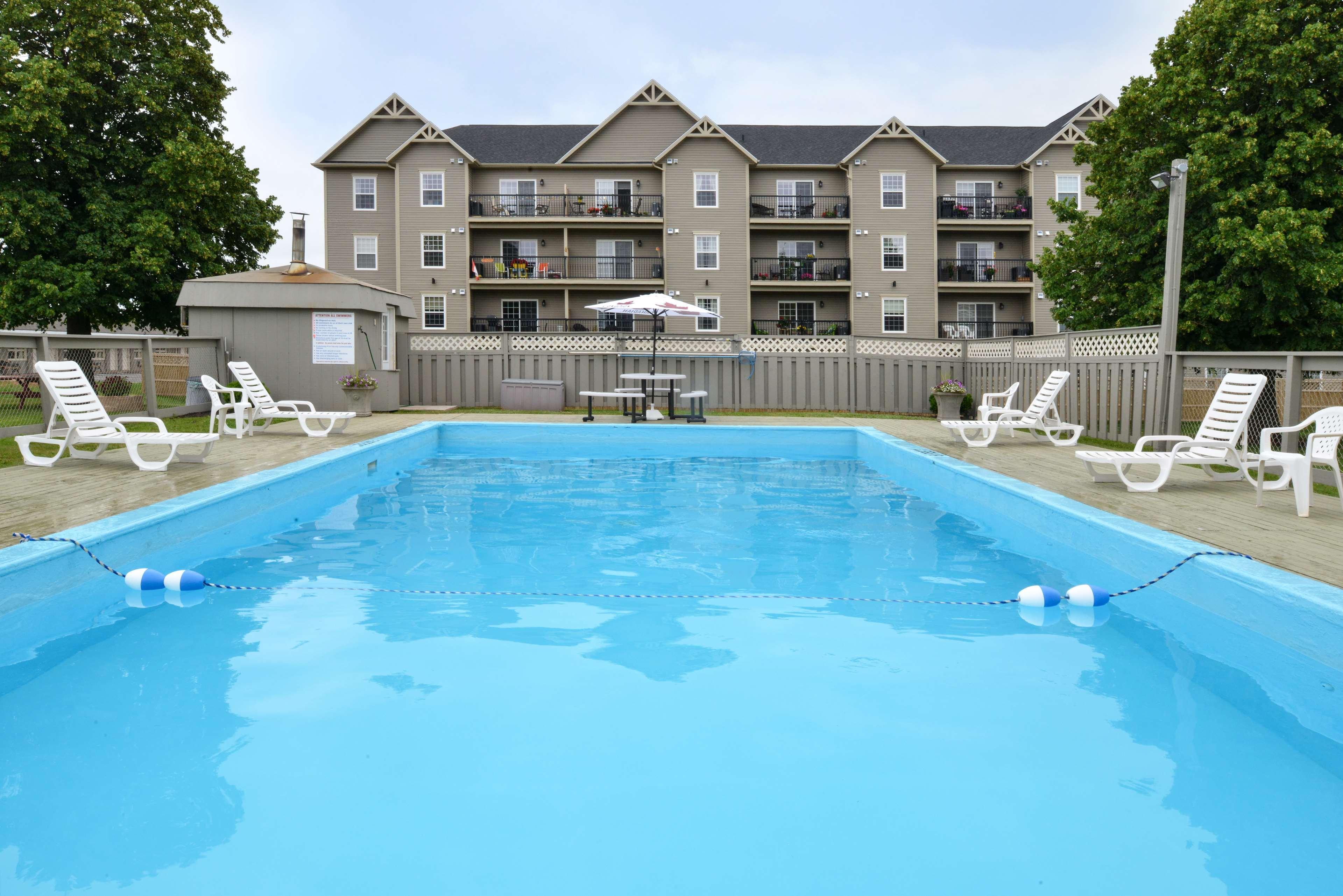 Canadas Best Value Inn & Suites-Charlottetown Exterior photo