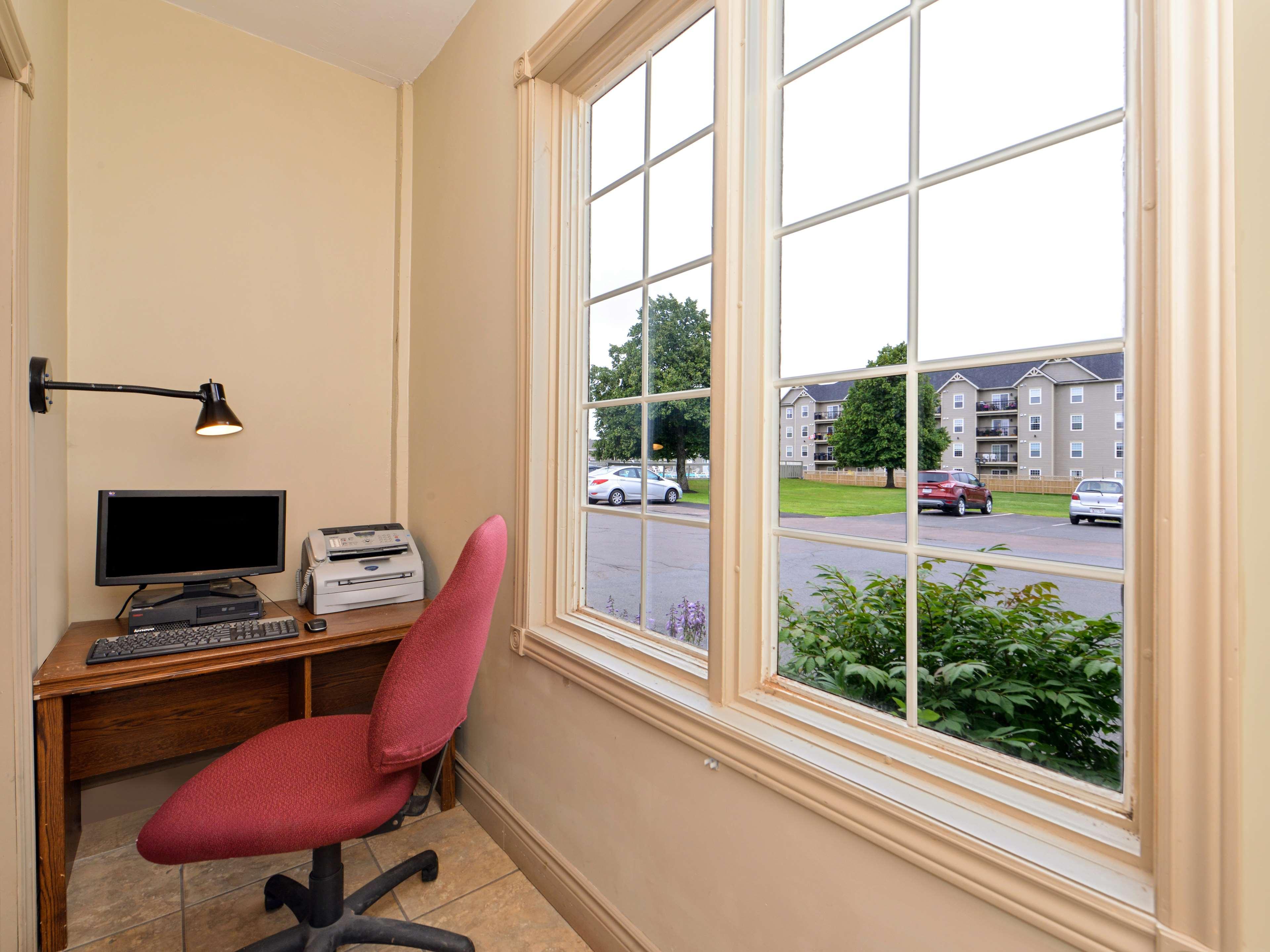 Canadas Best Value Inn & Suites-Charlottetown Exterior photo